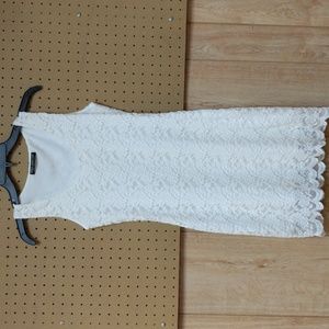 EUC Lace Dress tag says Medium but fits like a Small